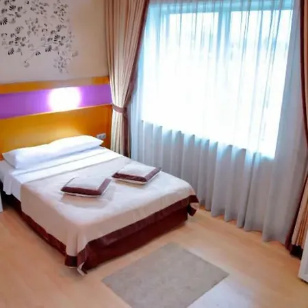 Hotel Expo Park 3*